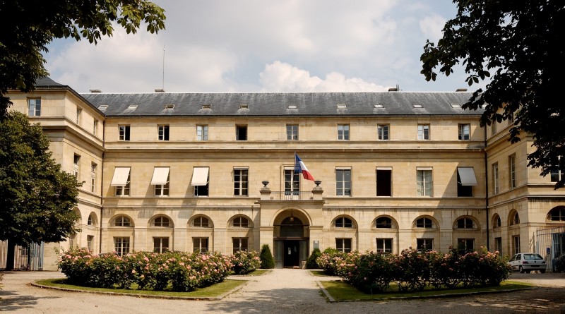 Ministere_de_la_Recherche_Paris_cropped